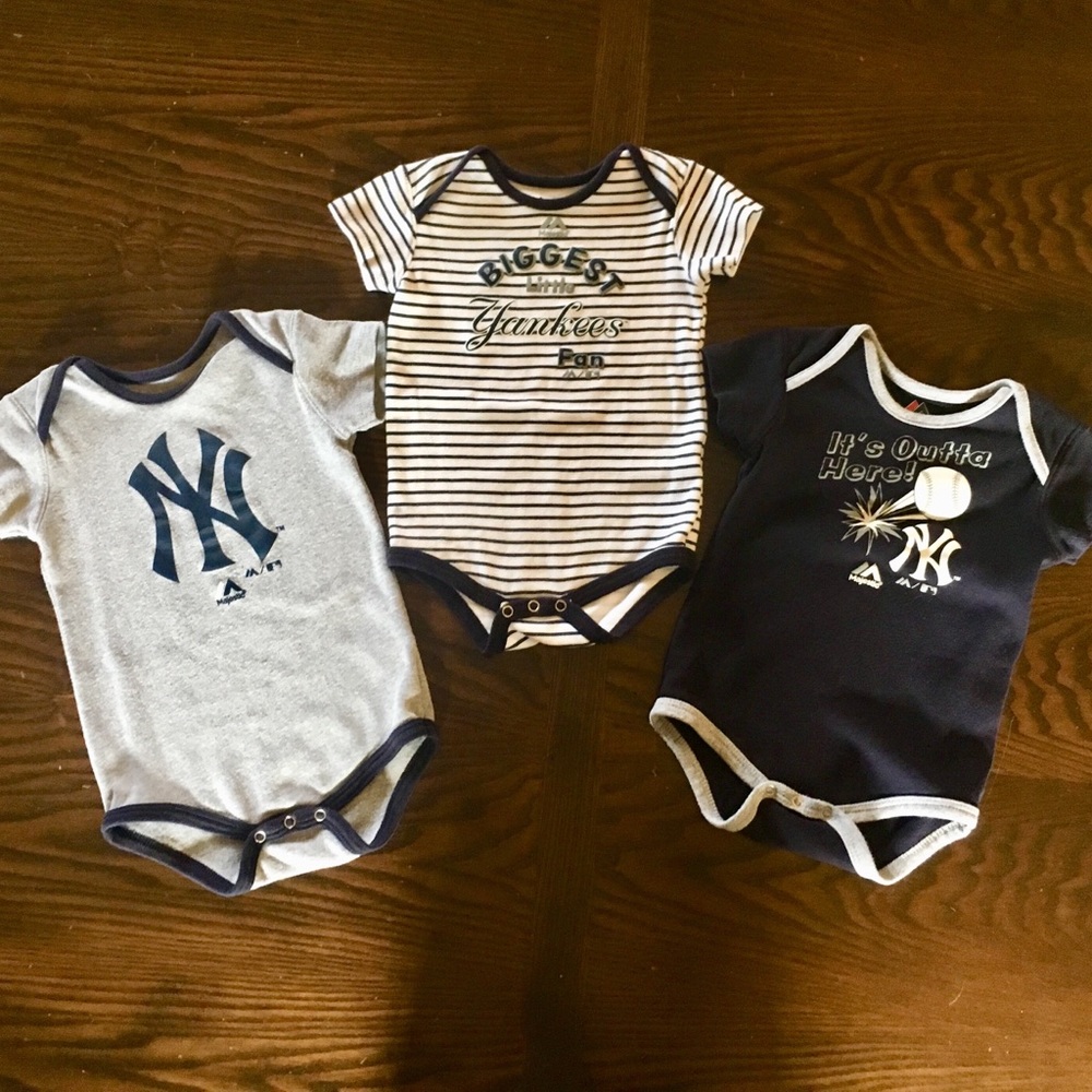 GUC NYY New York Yankees Lot of 3 Onesies 24M